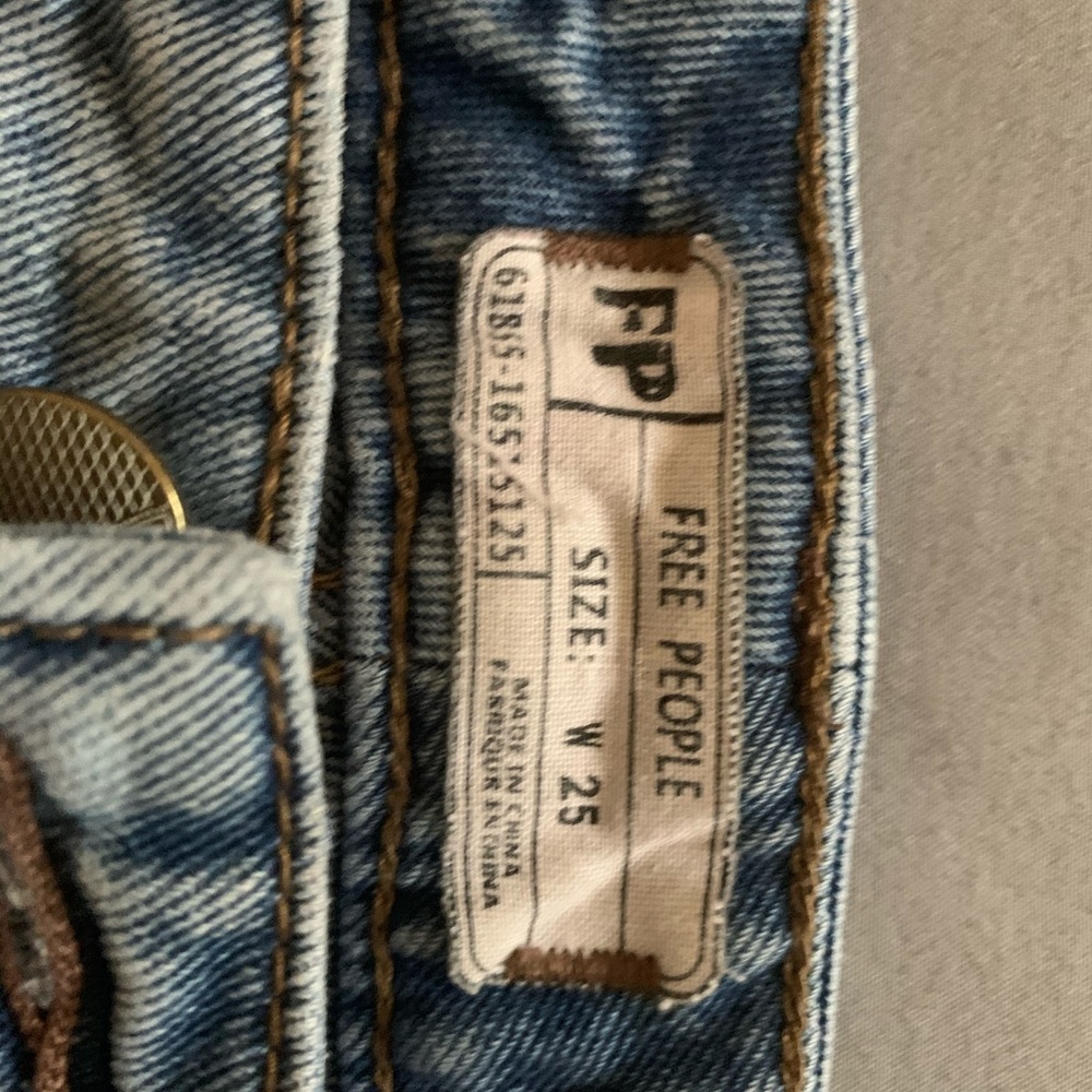 Jeans - Picture 10 of 10